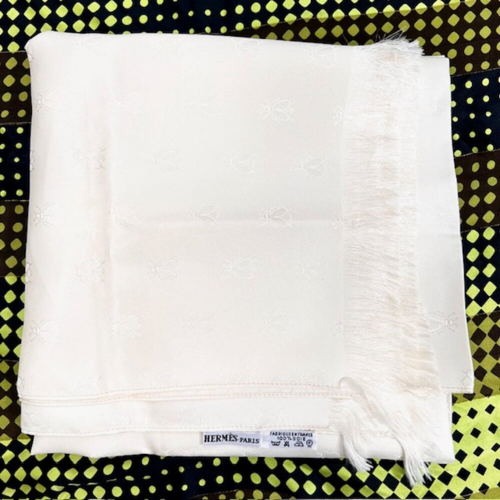 New Unbox HERMES  Stole scarf wrap 100% Silk Satin 58"x36" Ivery Bees FringW/C/A - Picture 8 of 15